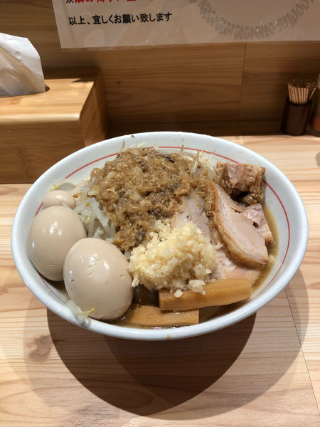 「眞久中盛(中)+豚マシ+味玉」@眞久中の写真