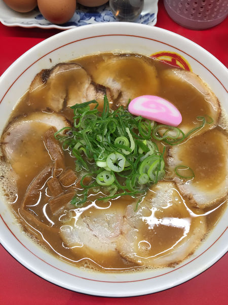 「特そば（大）」@丸高中華そば 神戸二宮店の写真