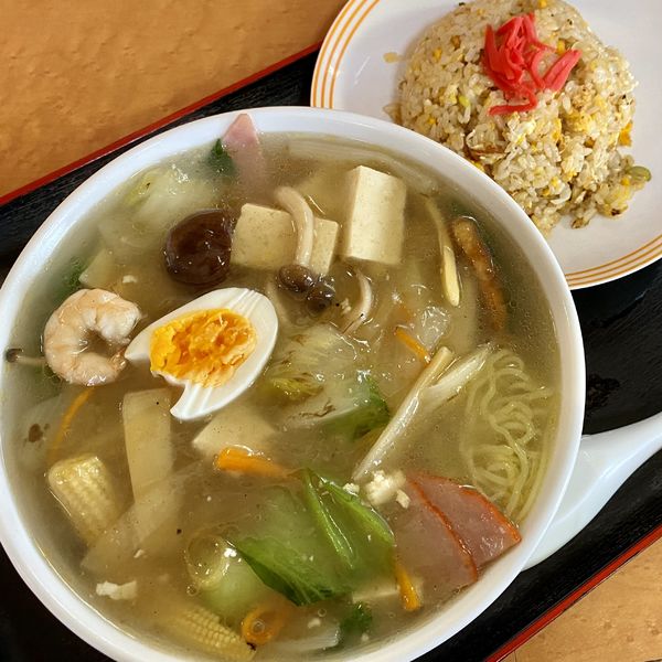 「広東らーめん+半玉子チャーハン」@中華食堂 蓮華の写真