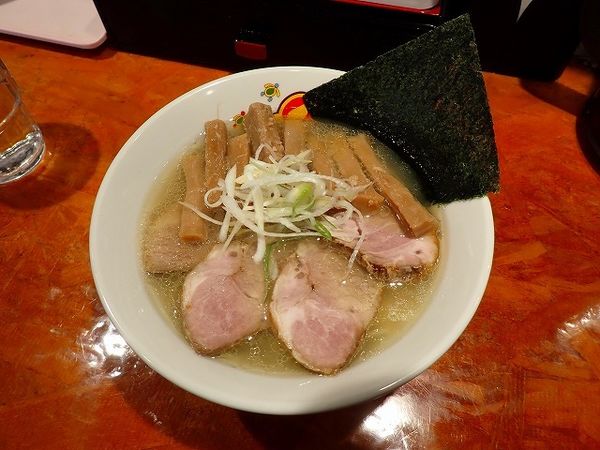 「塩チャーシュー麺(メンマトッピング)」@麺屋おはな 鶏の写真