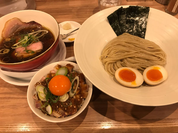 「特製醤油つけ麺（1600円）＋スタミナ丼卵有（350円）」@麺処 ほん田 秋葉原本店の写真