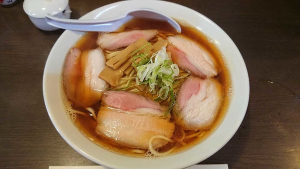 「煮干し正油ラーメン500円・大盛50円・チャーシュー三枚」@ラーメン木曜日の写真