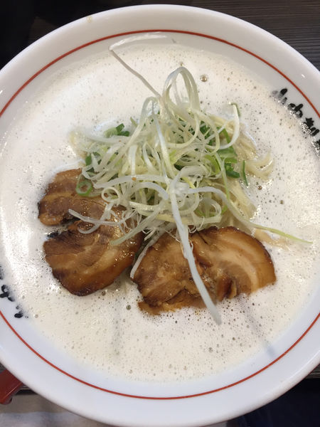 「鶏豚白湯らーめん」@やまなか製麺所の写真