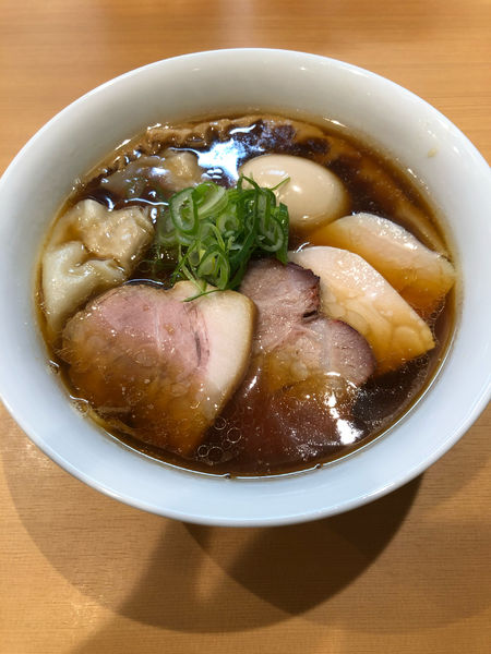 「特製醤油らぁめん」@らぁ麺 すぎ本の写真