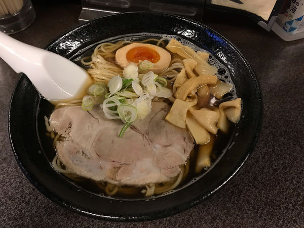 「中華そば」@俺のイケ麺の写真