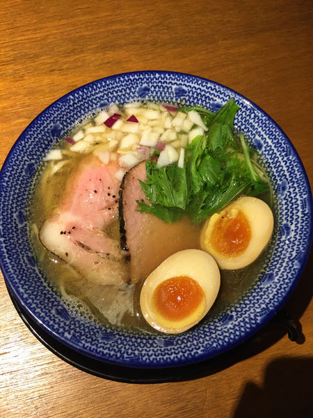 「飛魚だし熟玉そば」@無添加ラーメン専門 だしと麺の写真