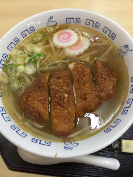 「カツラーメン」@めん処 まつ本の写真