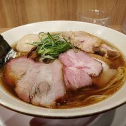 特製醤油ラーメン (1500円)