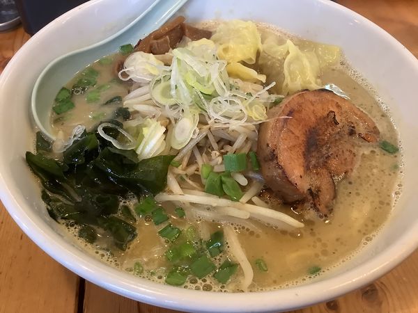 「ラーメン　塩　鶏白湯　800円　＋　ワンタン150円」@麺処みなみの写真