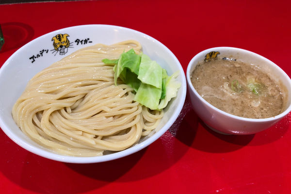 「タイガーつけめん(大)900円」@ゴールデンタイガーの写真