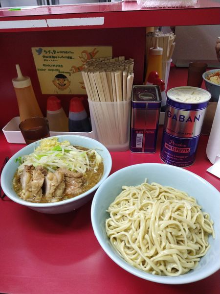 「小豚+ぎょったまつけ麺Ⅱverサバ　1030円」@ラーメン二郎 中山駅前店の写真