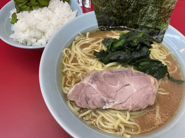「ラーメン（大）」@横浜ラーメン 武蔵家 大宮店の写真
