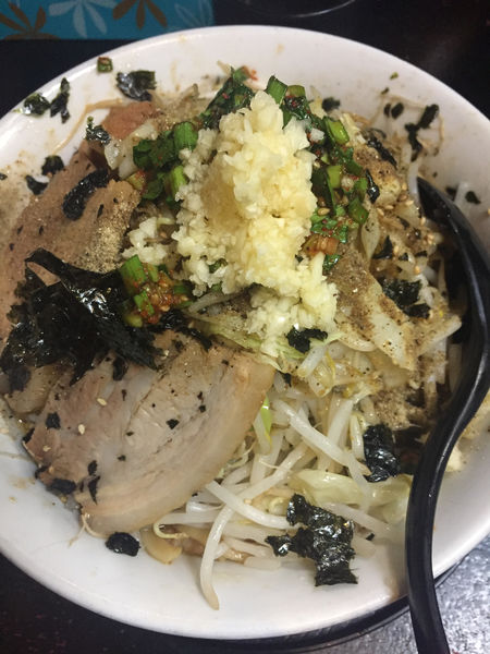 「まぜそば（中）」@自家製太麺 ドカ盛 マッチョ 三ノ宮店の写真