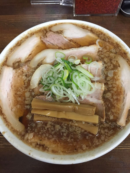 「背あぶら濃厚魚介中華　大　肉増し」@なかた屋の写真