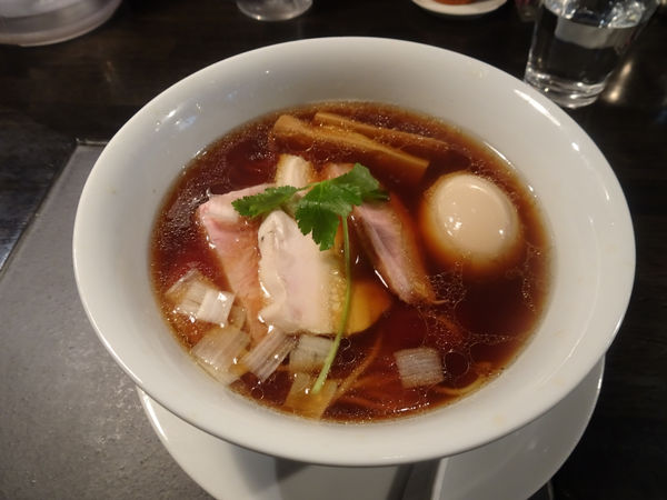 「地鶏丹波黒どり特製醤油らぁめん(1250円)」@KaneKitchen Noodlesの写真
