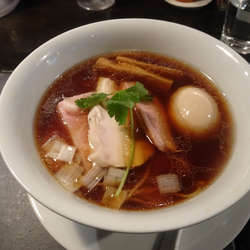 地鶏丹波黒どり特製醤油らぁめん(1250円)