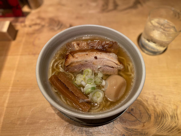 「macro 焼豚2枚、煮玉子」@人類みな麺類 東京本店の写真