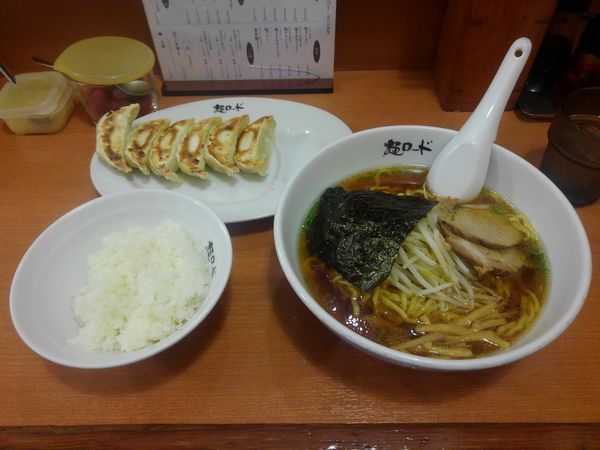 「醤油ラーメン¥660」@麺ロード 大森店の写真