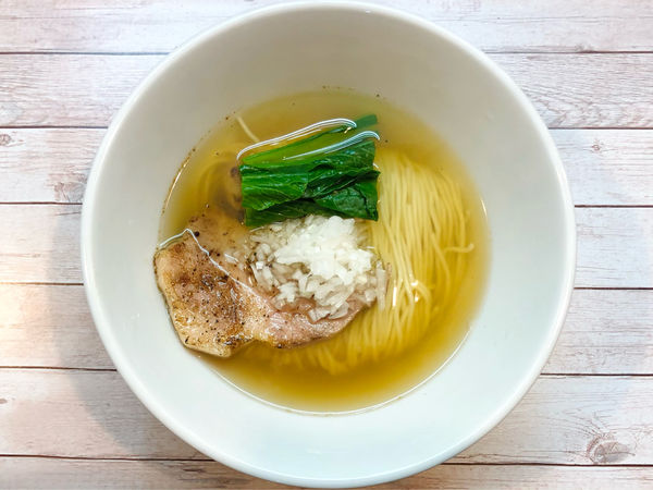 「★祖師谷塩そば(シジミと鰯煮干しの塩)🍜¥900」@世田谷中華そば 祖師谷七丁目食堂の写真