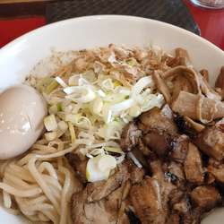 味玉まぜそば（特盛、870円）