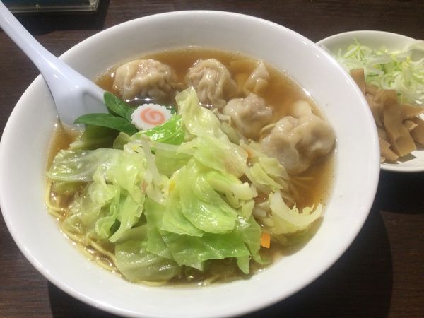 「野菜すーぷ半めん入+肉わんたん4個(¥650+200)」@あんくるていの写真