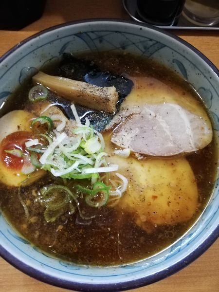 「醤油らーめん」@焦がしねぎらーめん 葱次郎 大宮西口店の写真