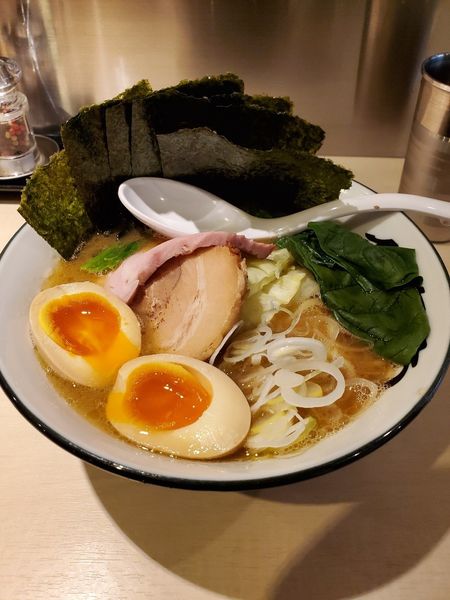 「ひなわラーメン」@地鶏豚骨らーめん ひなわの写真