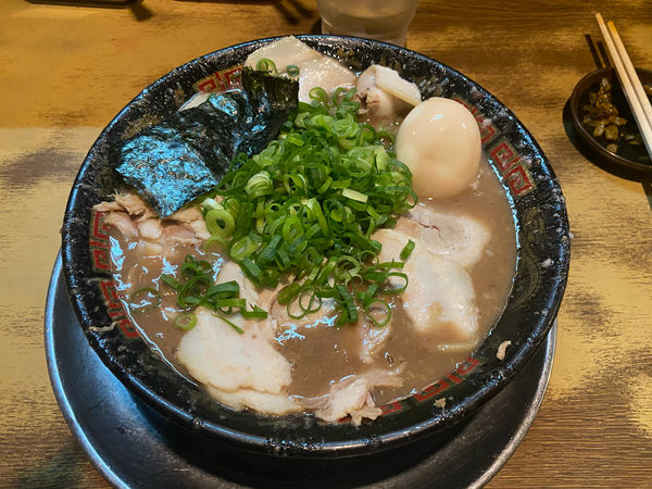 「とんこつラーメン」@無鉄砲 大阪店の写真