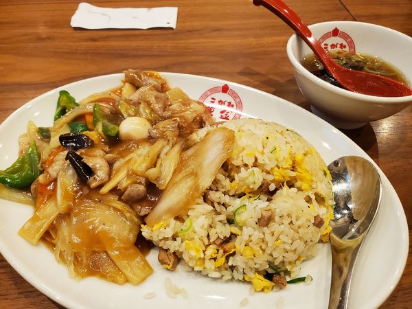 「黄金蓋澆炒飯」@ラーメン黄金 伊勢佐木モール店の写真