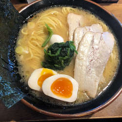 醤油豚骨やまふじラーメン
