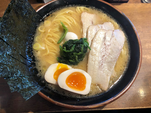 「醤油豚骨やまふじラーメン」@横浜家系ラーメン やまふじ家の写真