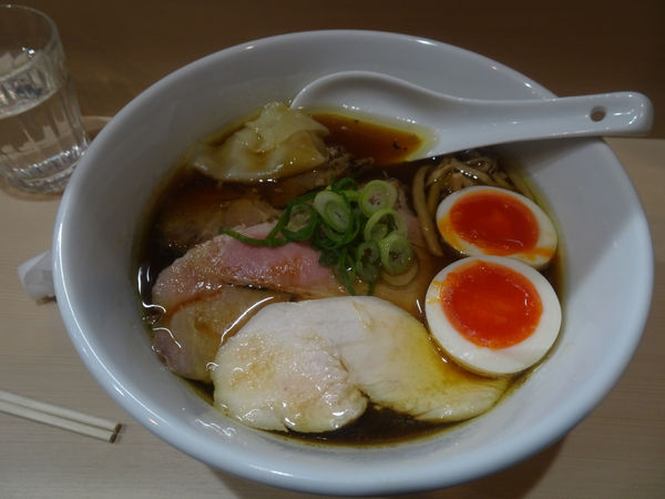 「特製中華そば　1250円」@手揉み中華そば 中村の写真