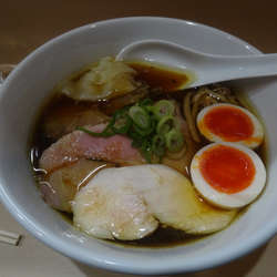 特製中華そば　1250円