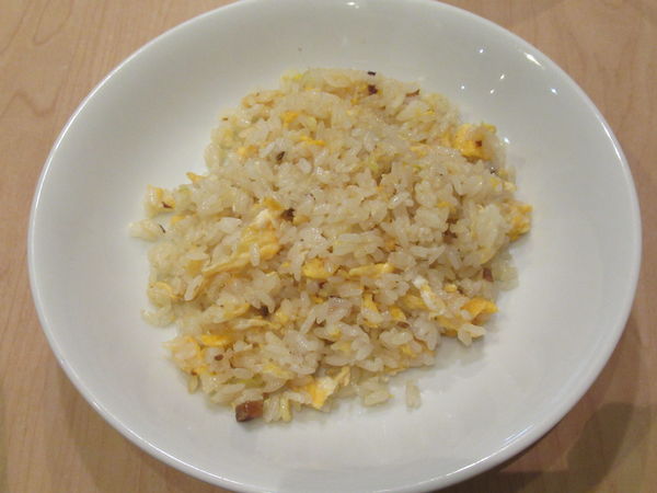 「エビソバ（750円）＋半チャーハン（300円）」@中国料理 飛竜の写真