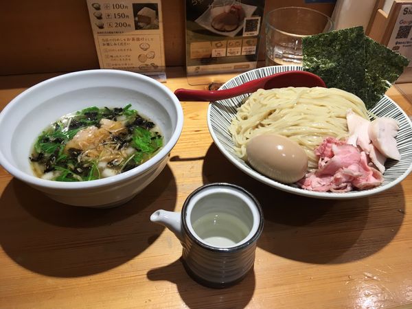 「塩つけ麺（中）900円+サービス得製仕様」@焼きあご塩らー麺 たかはし 上野店の写真
