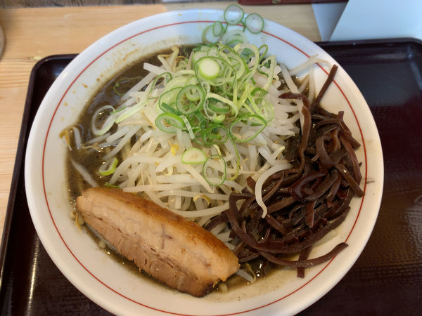 「マー油とんこつ」@らーめん 八幡屋の写真