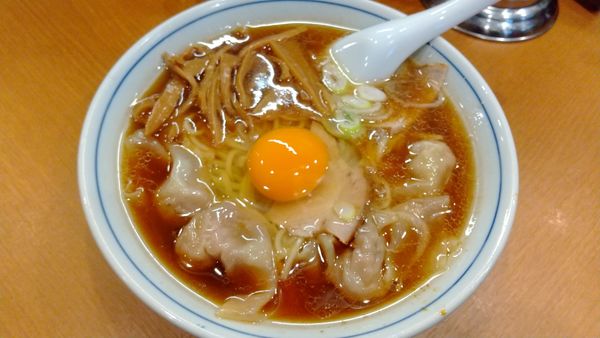 「ワンタンメン1000円、生卵50円」@共楽の写真