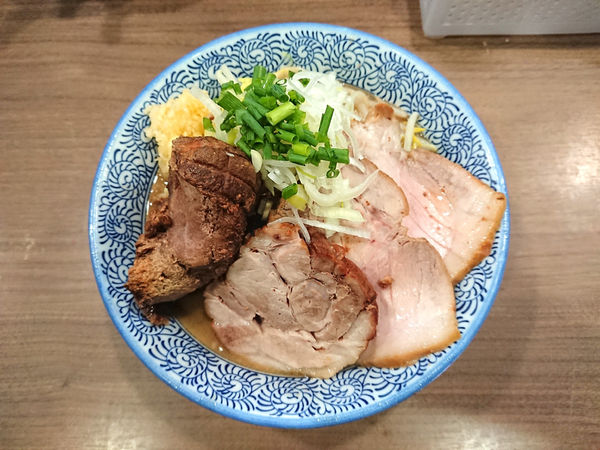 「限定 豚マシ豚ラーメン塩カエシver.」@煮干しつけ麺 宮元の写真