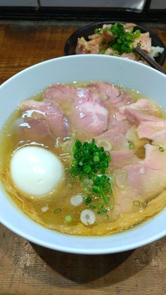 「塩全部のせ」@町田汁場 しおらーめん進化 町田駅前店の写真