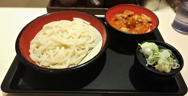 「もりうどん+ミニチーズタッカルビ丼セット」@名代 富士そば 池袋店の写真