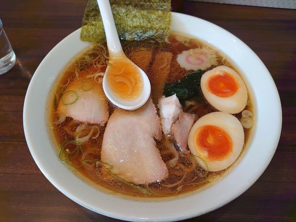 「手打中華そば味玉入り」@白河手打中華 賀乃屋の写真