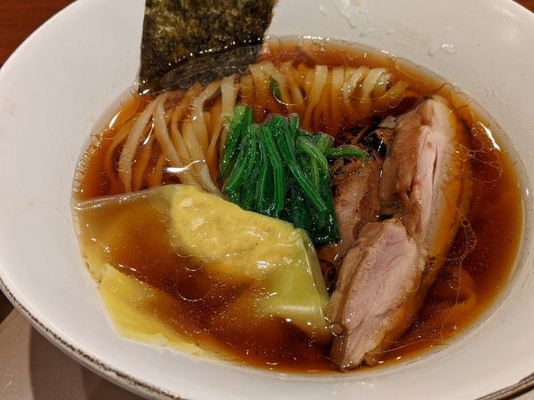 「地鶏醤油らぁめん」@麺 紡木の写真