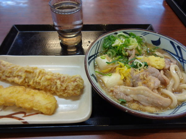 「鴨ねぎうどん 690円、イカ天 130円、ちくわ天 120円」@丸亀製麺 福島泉店の写真