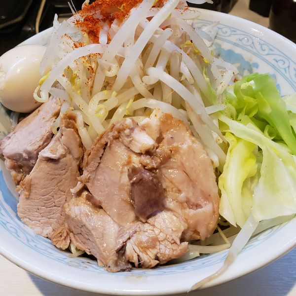 「味玉ラーメン＋激辛」@らーめん陸の写真