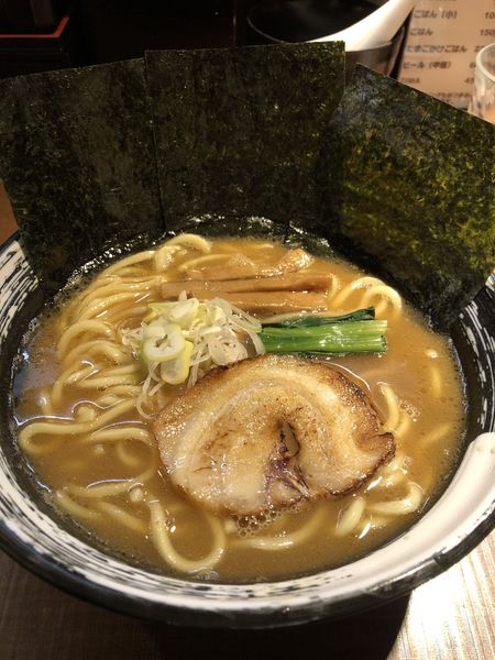 「らーめん(並)830円」@麺家 ぶらいとんの写真