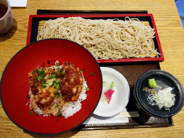「鶏天丼とそばのセット（890円）」@そば道 東京蕎麦styleの写真