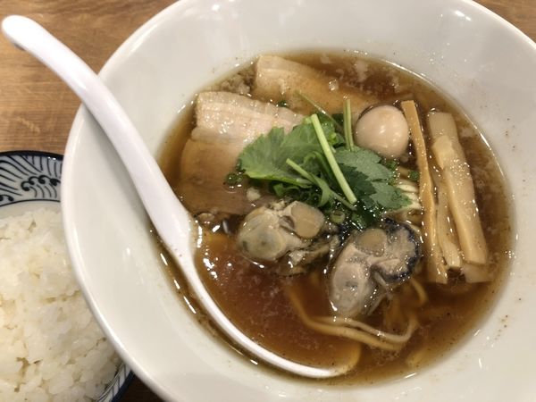 「かき煮干しらーめん」@大衆酒場 HANEGAKIの写真