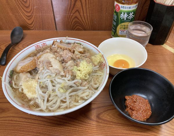 「小らーめん＋生卵＋味噌＋生姜」@ラーメン二郎 亀戸店の写真
