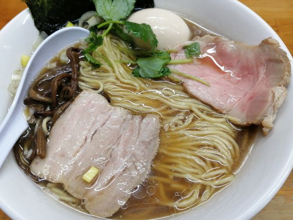 「天然醸造醤油ラーメン¥850＋味玉（クーポン）」@ラーメン いいかおの写真
