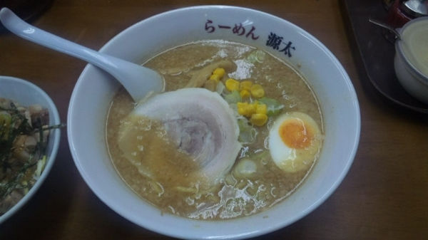 「ラーメン」@らーめん源太 駅前館の写真